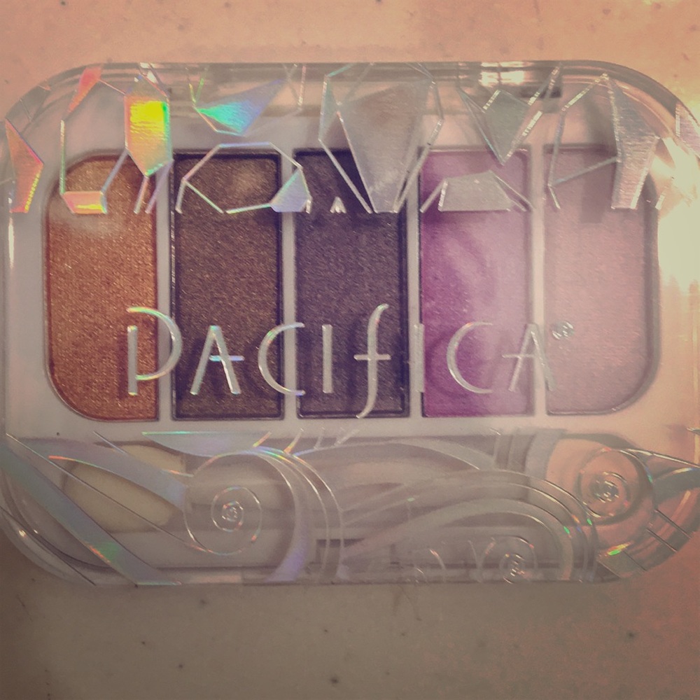 Pacifica mini eyeshadow pallet